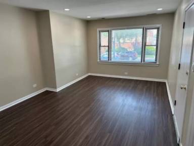 Main picture of 6243 W Montrose Ave