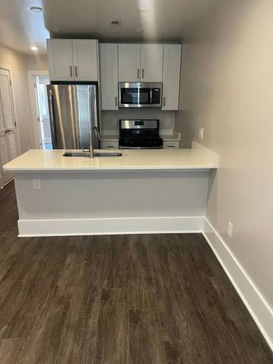 Main picture of 924 19th St NE