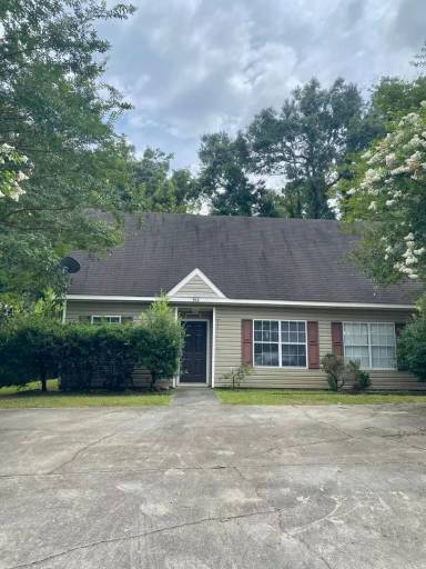 Main picture of 904 Stage Rd