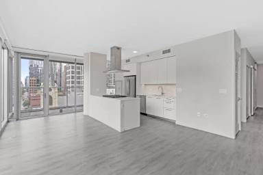 Main picture of 38 E Huron St
