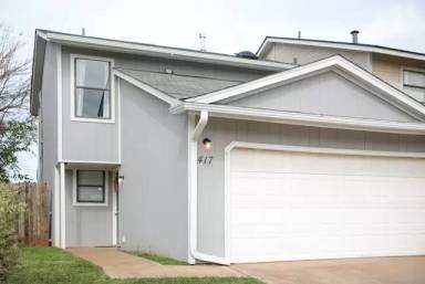 Main picture of 417 NE 115th St