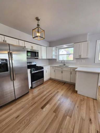 Main picture of 2404 S Trumbull Ave