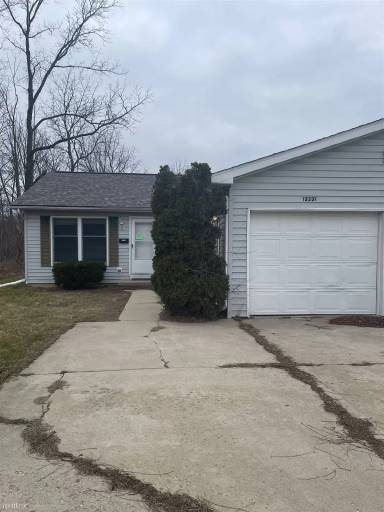Main picture of 12221 Walter St