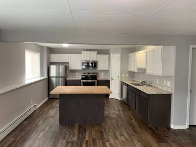 Main picture of 200 E Pike Ave