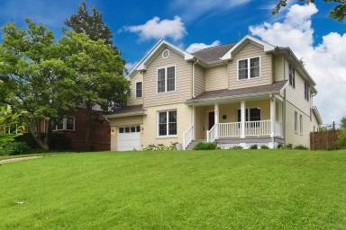 Main picture of 106 Manlyn Dr