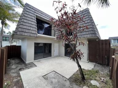 Main picture of 1755 N Congress Ave