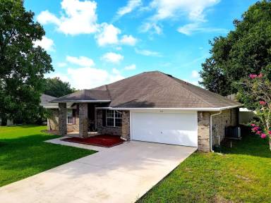 Main picture of 68 Pheasant Dr