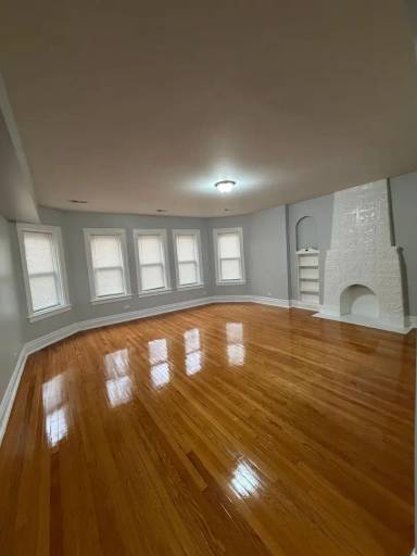 Main picture of 7943 S Essex Ave