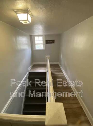 Main picture of 253 Eastern Ave SE