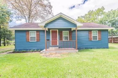 Main picture of 2110 N Galveston Ave
