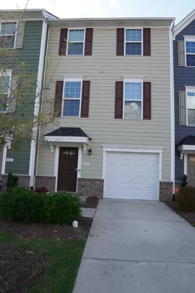 Main picture of 417 Cross Country Way
