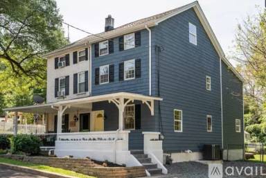 Main picture of 303 Church St