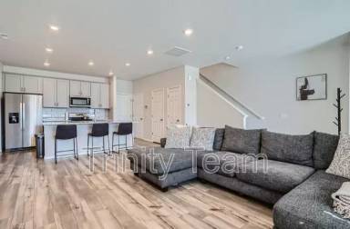 Main picture of 12285 Race St