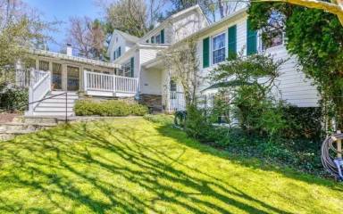 Main picture of 1300 Walnut Hill Ln