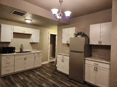 Main picture of 1619 W Providence Ave