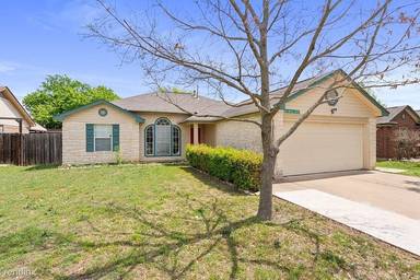 Main picture of 604 Maplecreek Dr