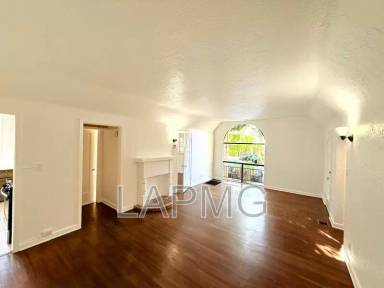 Main picture of 7733 Hampton Ave