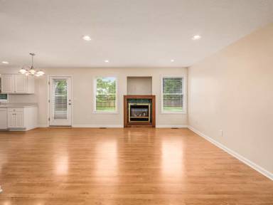 Main picture of 479 Radcliff Dr