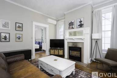 Main picture of 2040 Saint Charles Ave