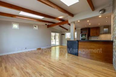 Main picture of 1895 Balsam Ave