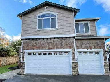 Main picture of 6704 47th Pl NE
