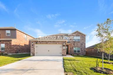 Main picture of 608 Harbor Oaks Dr