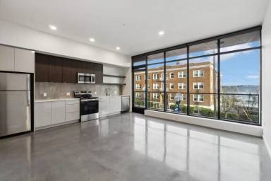 Main picture of 23 N Broadway
