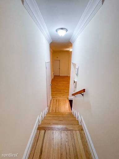 Main picture of 191 E 76th St