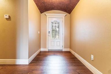 Main picture of 1151 Torbay Trce
