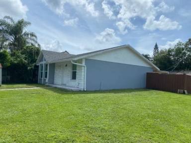 Main picture of 8207 Glenmoor Ct
