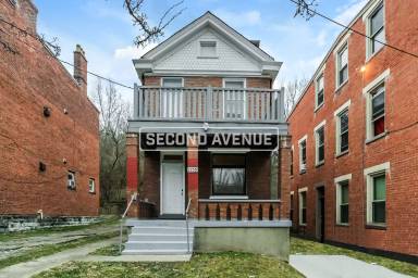 Main picture of 1755 Baltimore Ave