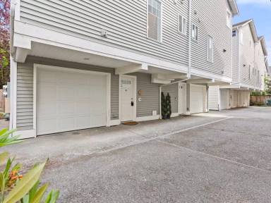 Main picture of 8539 Stone Ave N