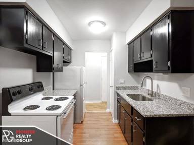 Main picture of 6826 N Ridge Blvd