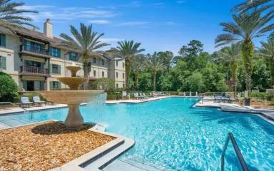 Main picture of 965 Registry Blvd