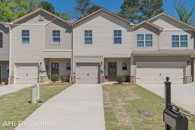 Main picture of 602-640 The Heights Ln