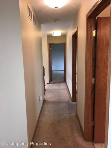 Main picture of 9652 67th St