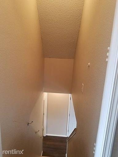 Main picture of 1570 E 66th Pl
