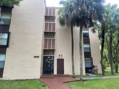 Main picture of Promanade Condominiums at Kendall Lake