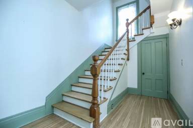 Main picture of 11 Pleasant St