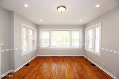 Main picture of 8100 S Marshfield Ave