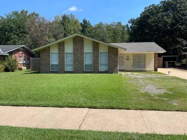 Main picture of 6514 Pinebrook Dr
