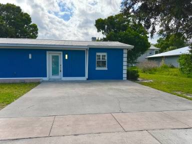 Main picture of 1835 42nd Ave