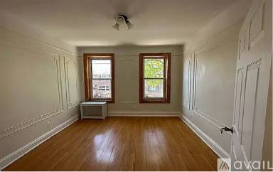 Main picture of 1117 E 72nd St
