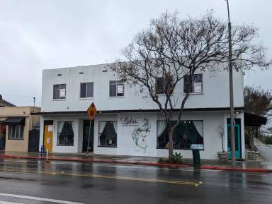 Main picture of 2348 1/2 30th St