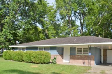 Main picture of 2069 Commodore St