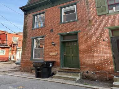 Main picture of 713 Prince St