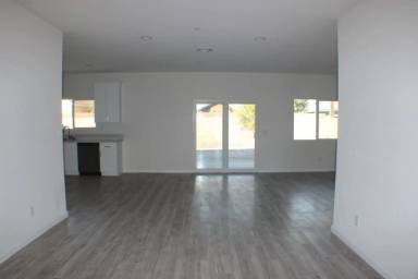 Main picture of 7820 Bay Ave