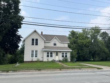 Main picture of 319 1/2 Nye St