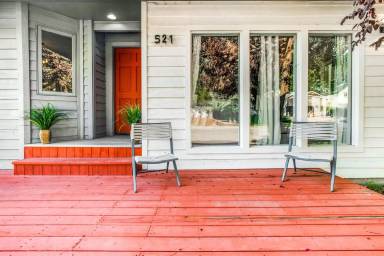 Main picture of 521 Stierman Way