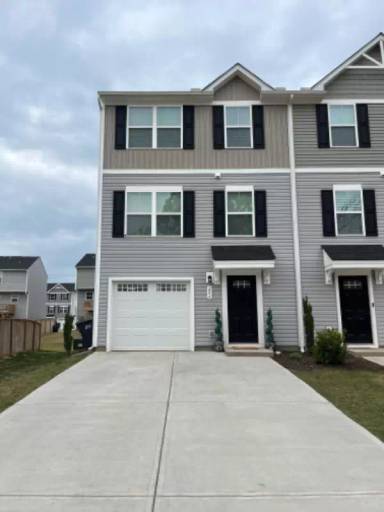 Main picture of 206 Maple Forge Trl